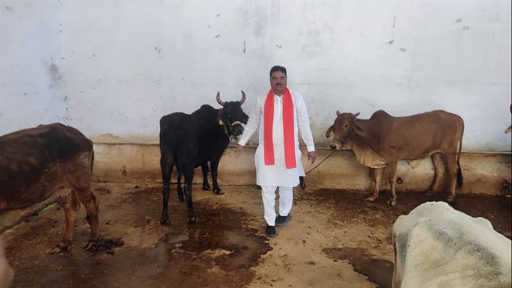 किसान, गोबर और गौ-मूत्र से बनाएँ खाद : कृषि मंत्री श्री पटेल